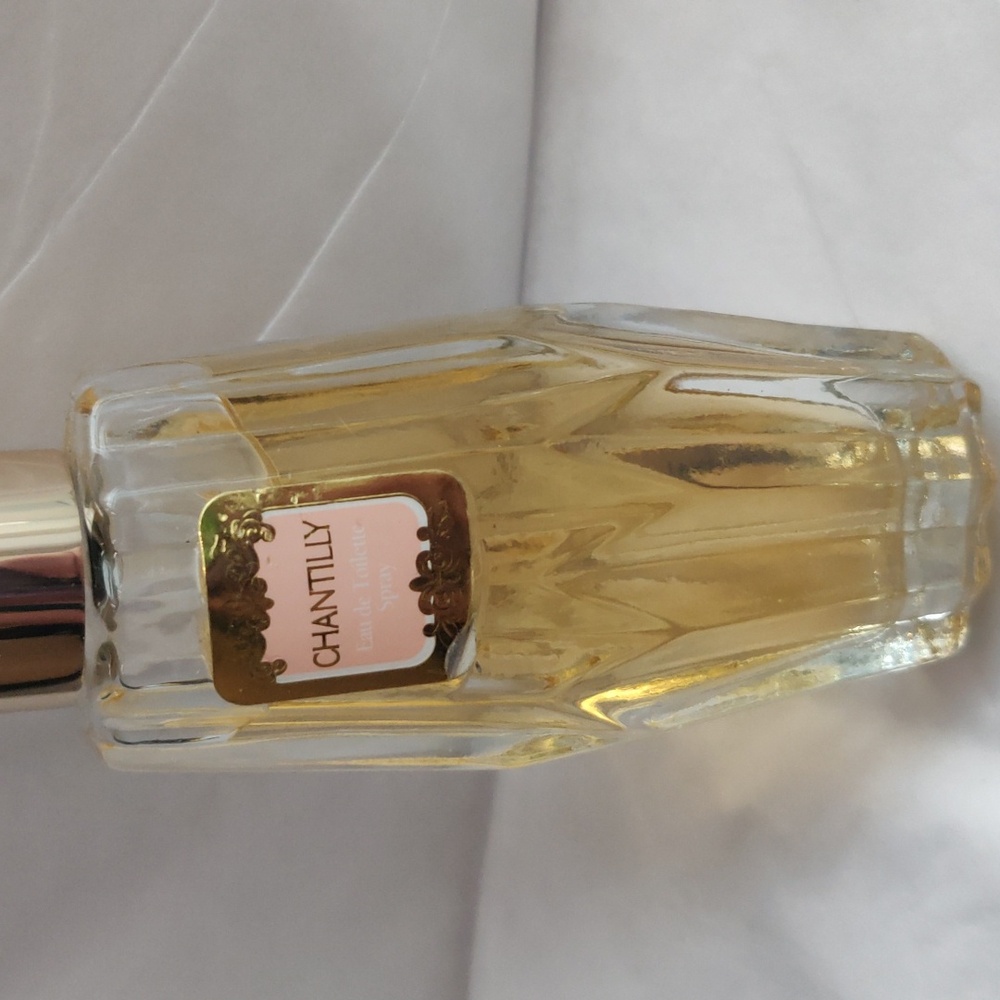 Vintage Chantilly Eau De Toilette Spray